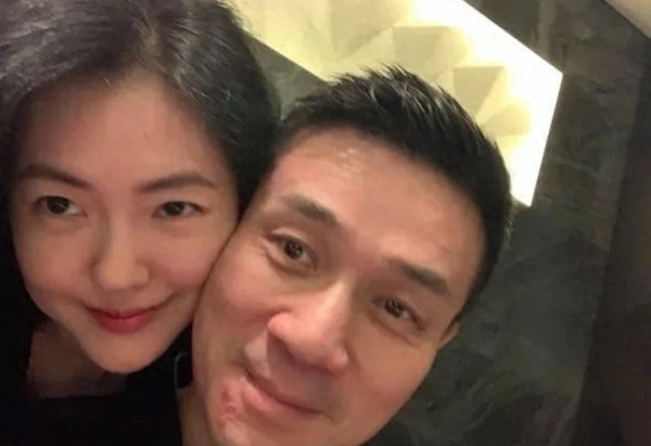 许雅钧的解释很苍白, S妈的回应更离谱, 说女粉丝心术不正