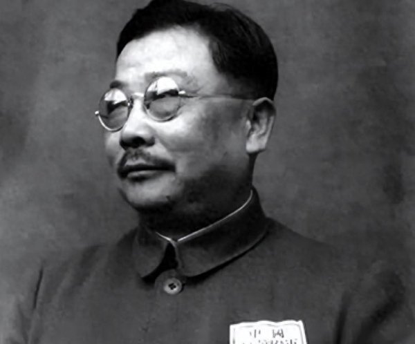 53年乔冠华酒后顶撞李克农, 周总理当场发话: 把乔冠华叫来!
